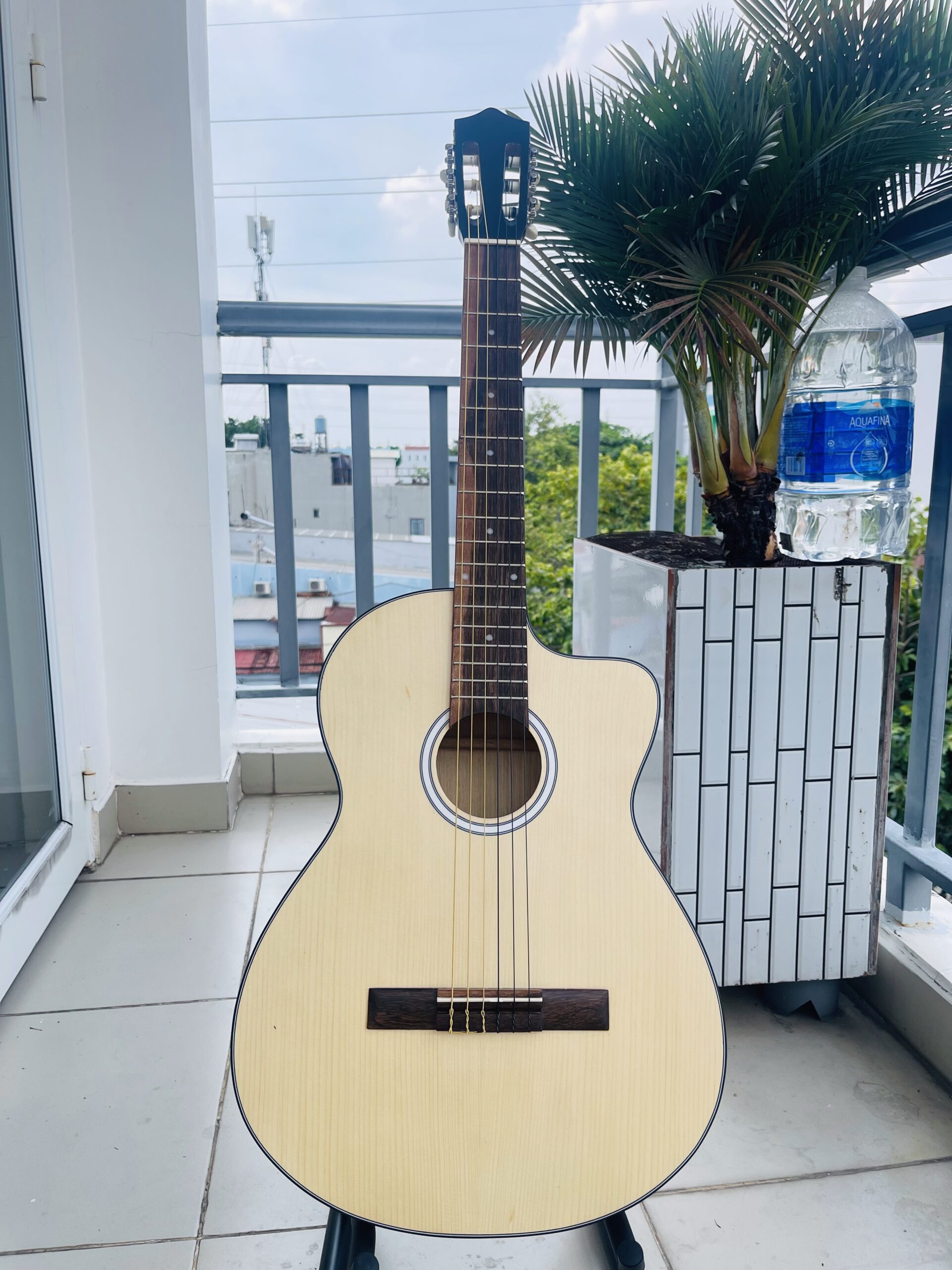 Guitar giá rẻ cho người mới tập